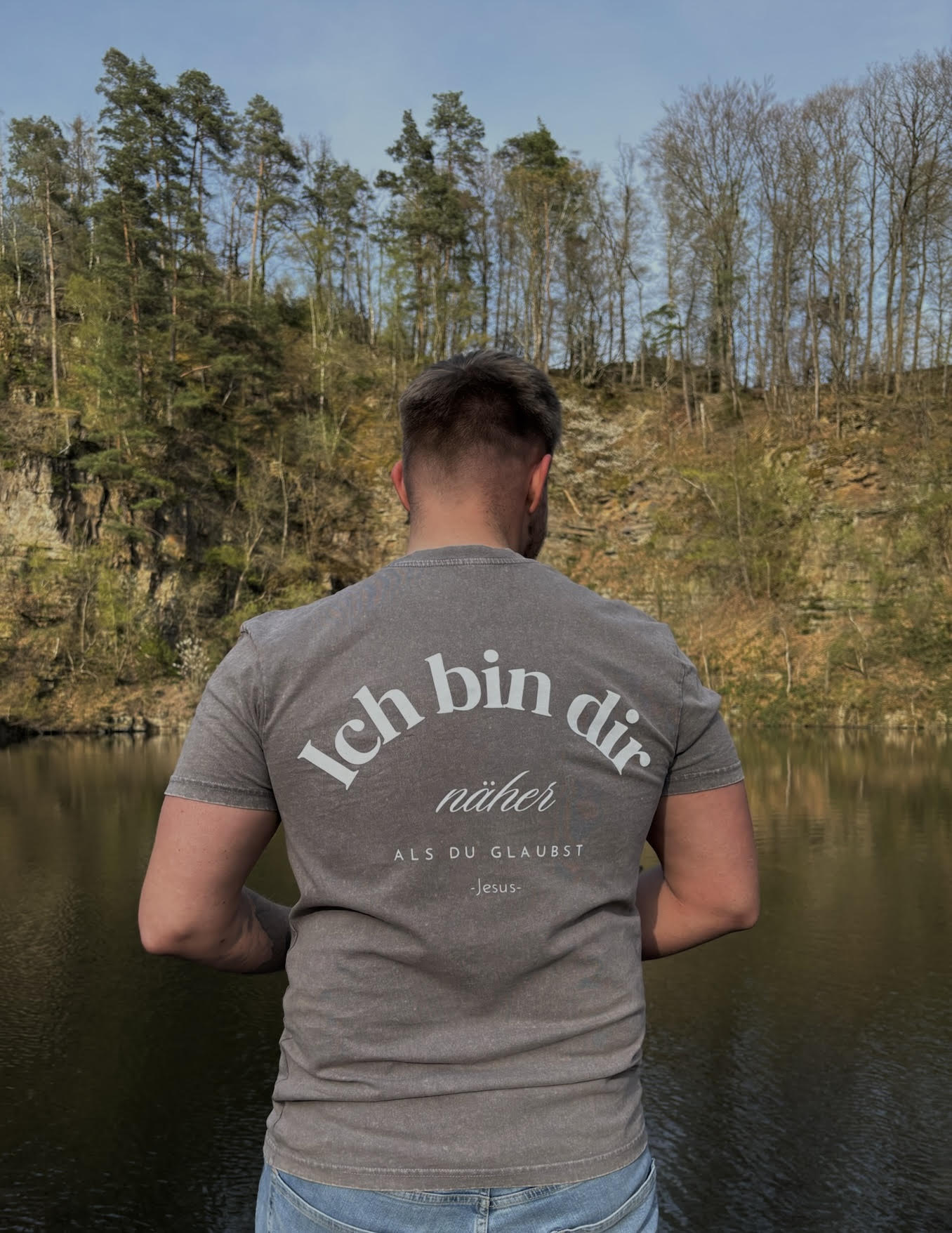 T-Shirt "Ich bin dir nähe als du glaubst"